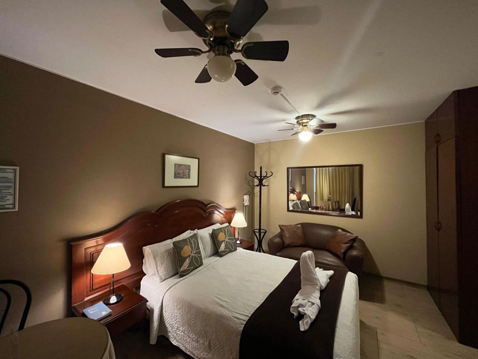 Solis Dies Hotel